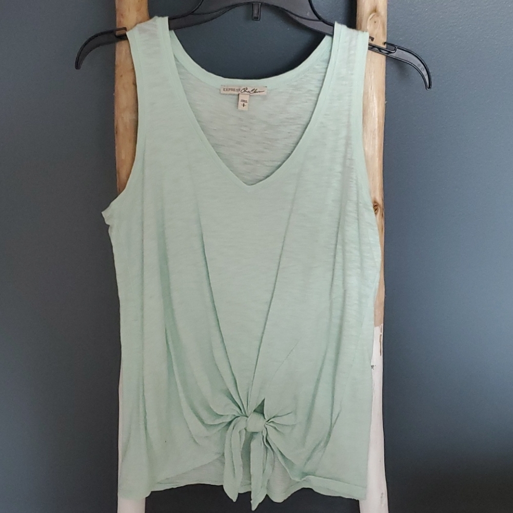 Express pale green v-neck twist-front tank top. Small